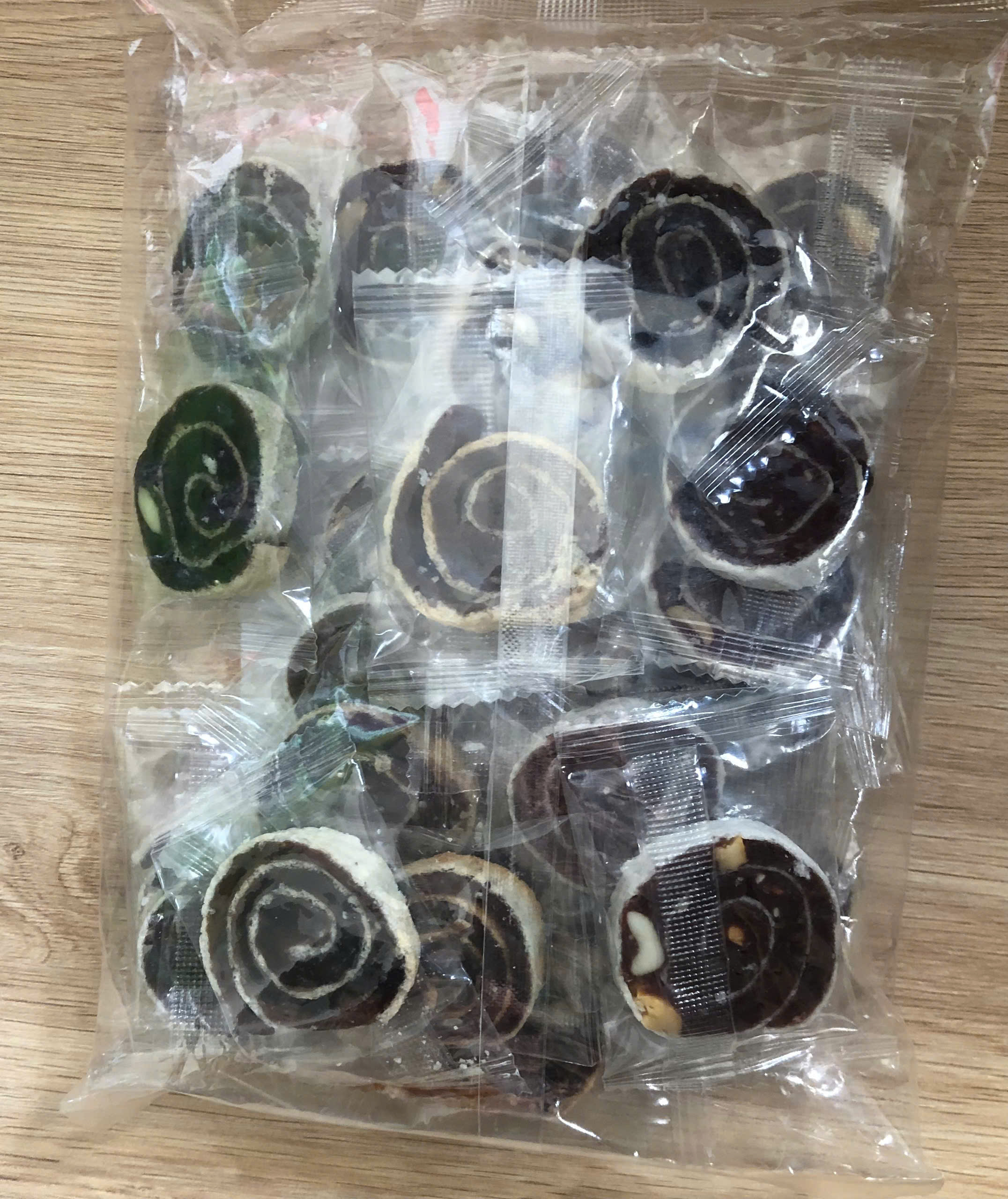 Kẹo Chuối Cuộn M&egrave; Hạt Điều Bến Tre